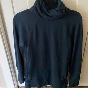Lululemon dark Blue/Teal size 4 turtle neck sweat shirt